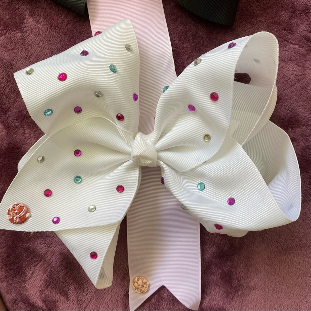 🎀White with multi color rhinestones🤩Jo-Jo Bow🎀